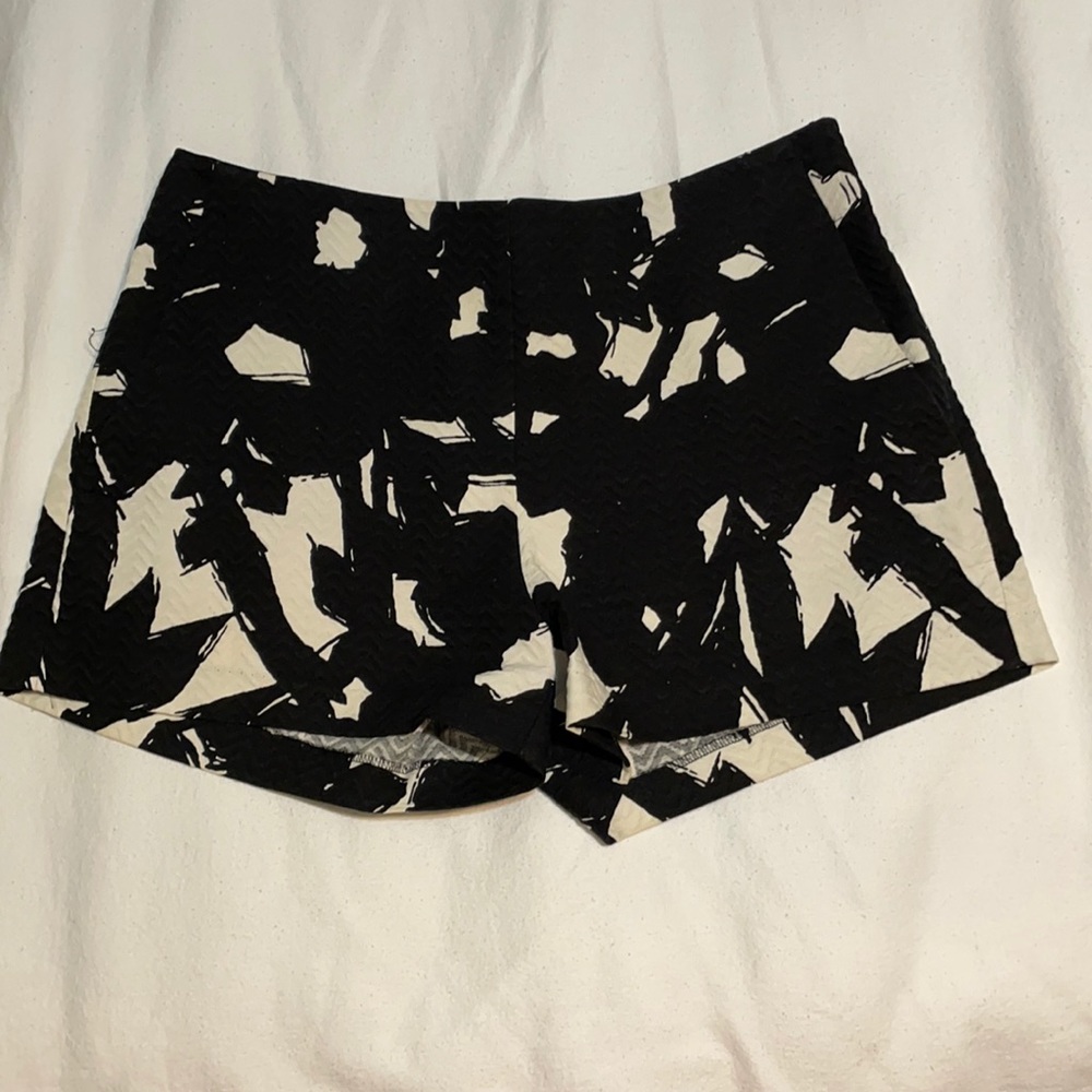 Women’s BR Black & White Cotton Shorts, Size 8